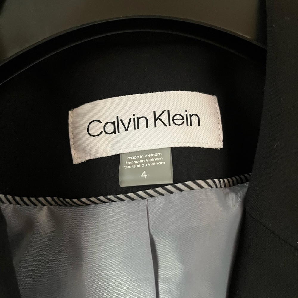 Calvin Klein Women’s One Button Blazer - Picture 2 of 4